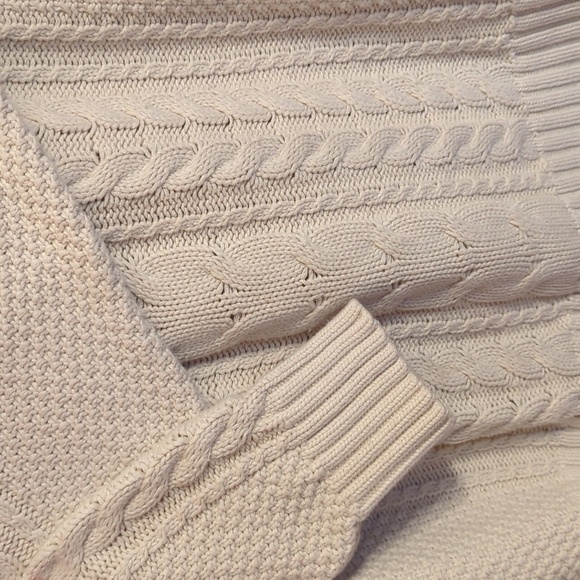 Bass Cream Cable Knit Crewneck Sweater - Picture 4 of 7